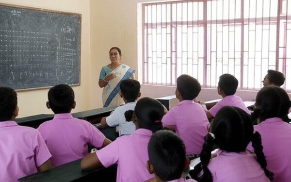 Question on Jharkhand education system: All students failed in 7 schools, action taken against 61 headmasters!