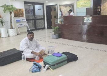 BJP MLA staged a sit-in protest after not getting a room in Jharkhand Bhawan in Delhi