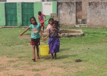 Careless system exposed in Upkramit Madhya Vidyalaya Irkia, villagers angry