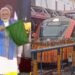 PM मोदी ने पटना-गोरखपुर वंदे भारत एक्सप्रेस को दिखाई हरी झंडी,