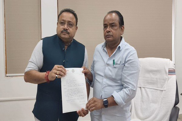 नगर उंटारी के लिए बड़ी खुशखबरी! मंत्री डॉ. इरफान अंसारी ने किया 168 करोड़ का अस्पताल प्रोजेक्ट का ऐलान