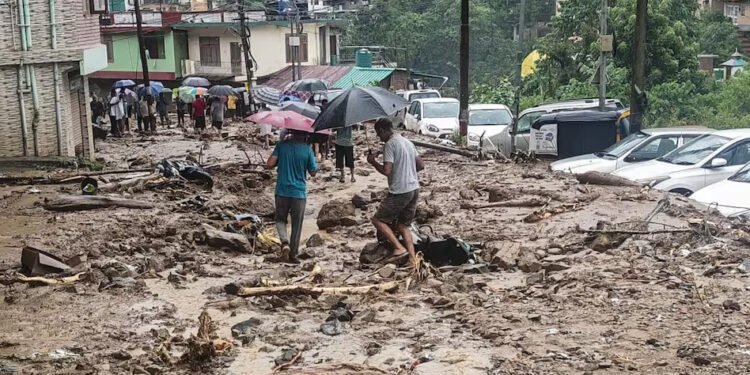 देश में बारिश का कहर! राजस्थान, MP, हिमाचल में रेड अलर्ट– कई जिलों में स्कूल बंद