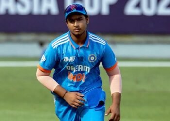 यूथ वनडे में सबसे कम गेंदों पर सेंचुरी का रिकॉर्ड है.