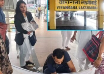 एक फौजी ने पॉकेट नाइफ़ और हेयर क्लिप्स की मदद से रेलवे स्टेशन पर एक गर्भवती महिला की कराई डिलीवरी