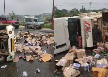 रांची रिंग रोड पर शराब से लदा वाहन पलटा, बोतलें लूटने की मच गई होड़