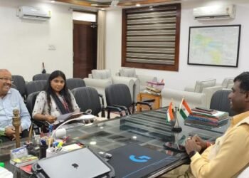 Srikant Tiwari, who was wandering for mutation for 13 years, got justice, Ranchi DC resolved the matter in 10 minutes in Janta Darbar