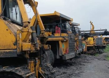 Strike against anti-farmer and anti-labor policies, Bermudi project and colliery remained completely closed