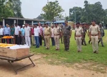 Were chasing a suspicious truck… a speeding container took the life of a Jharkhand Police Jawan!