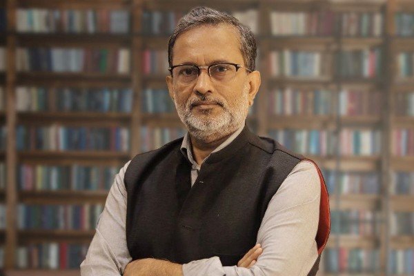 An FIR has been filed against senior journalist and YouTuber Ajit Anjum in Balia block of Begusarai district. The case is related to his video,