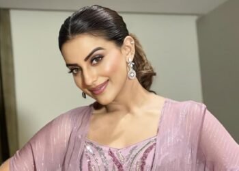 Bihar News: Akshara Singh surrenders in Begusarai court, know the full story of the fraud case