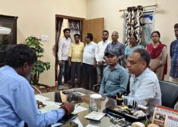 Ranchi: Deputy Commissioner Manjunath Bhajantri's surprise inspection in Ratu, strict warning on middlemen and emphasis on benefits of schemes