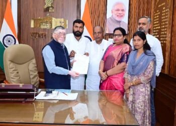 The three-tier panchayat representatives in Jharkhand have not yet been given the rights that are entitled to them under the Jharkhand Panchayati Raj Act 2001 and the 73rd Constitutional Amendment.