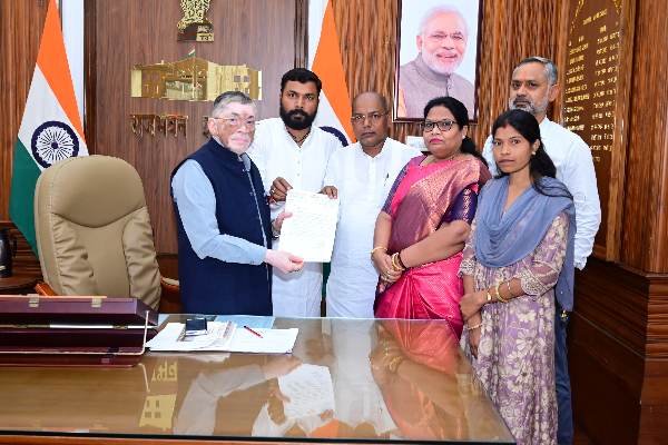 The three-tier panchayat representatives in Jharkhand have not yet been given the rights that are entitled to them under the Jharkhand Panchayati Raj Act 2001 and the 73rd Constitutional Amendment.