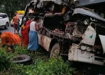 Horrific bus accident in Deoghar: 5 pilgrims died, CM Hemant Soren and Minister Irfan Ansari expressed condolences