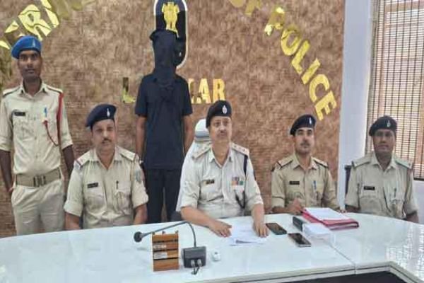 Big success of Latehar Police: Cyber criminal who cheated Tori railway station employee of Rs 3.9 lakh arrested from Rajasthan