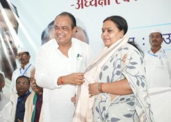 "Congress organization creation clarion call from Jamtara - strategic meeting of leaders of three districts, big faces attended!"