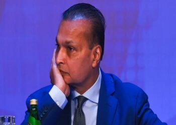 CBI ने मारा छापा, करोड़ों का घोटाला! अनिल अंबानी फिर से संकट में