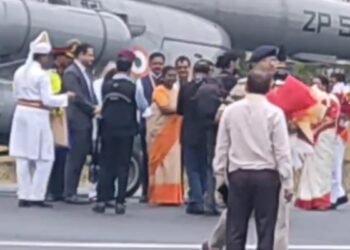 President Draupadi Murmu received a grand welcome at Dhanbad airport, will attend the convocation of IIT ISM