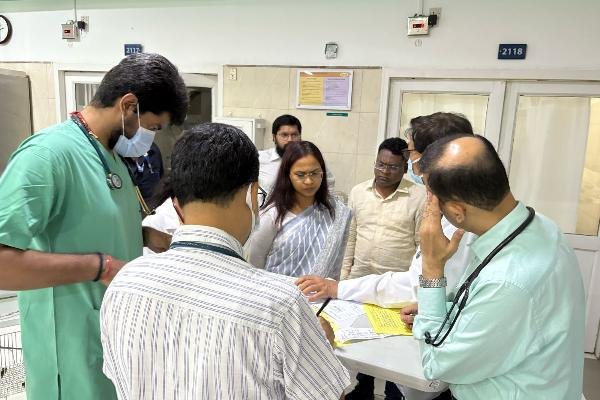 Minister Shilpi Neha Tirkey reached Delhi to know about the health of Ramdas Soren, took information from doctors