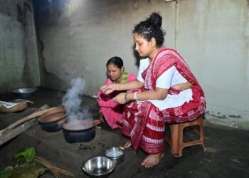 Daughter-in-law Kalpana Soren followed the tradition in the Shraddha ceremony of Dishom Guru Shibu Soren, the event was organized at Nemra residence