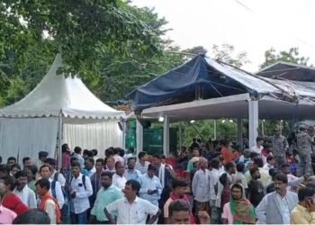 Shibu Soren's Dashkarma: Huge crowd gathered in Nemra, DC-SP of 12 districts reached, security tightened