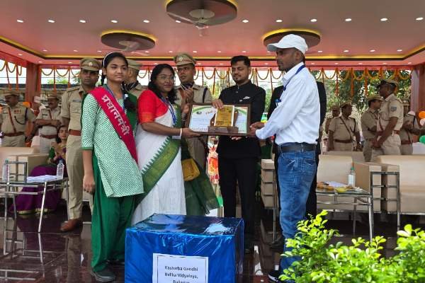 Five excellent schools of Dhanbad honored on Independence Day 2025, know who got the award