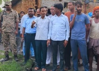 Jogta Land Subsidence: One house razed to the ground, panic due to gas leakage, MLA Shatrughan Mahato took stock