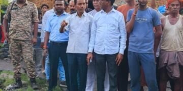 Jogta Land Subsidence: One house razed to the ground, panic due to gas leakage, MLA Shatrughan Mahato took stock