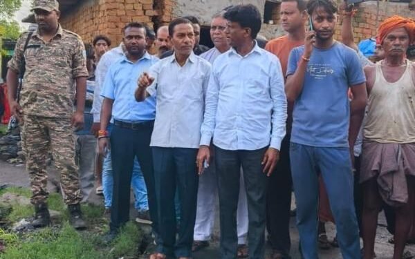 Jogta Land Subsidence: One house razed to the ground, panic due to gas leakage, MLA Shatrughan Mahato took stock