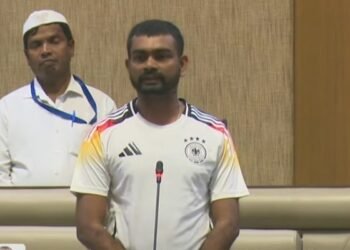 Proposal to build 'Statue of Revolution' at Parasnath was brought in Jharkhand Assembly, while Jairam Mahto made the demand