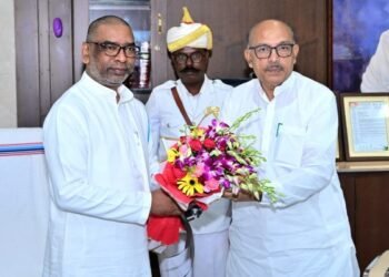CM Hemant Soren felicitated Speaker Rabindra Nath Mahato in the Speaker's chamber in the Assembly