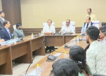 Teacher Sushil Marandi's family got Rs 1 crore, Chief Minister fulfilled his promise