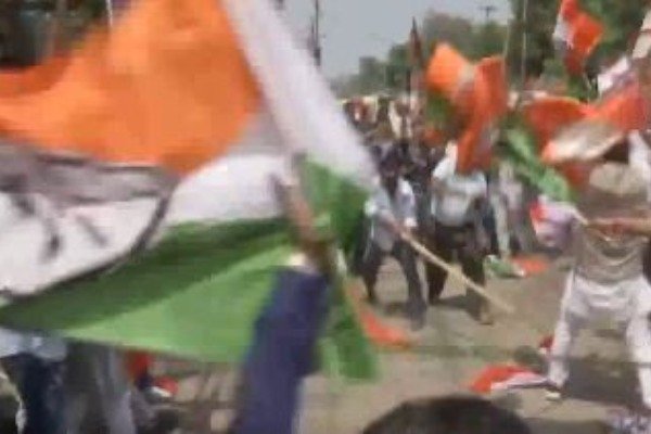 Chaos at Rahul Gandhi's rally in Darbhanga: Youth arrested for abusing PM Modi; Congress-BJP clash in Patna