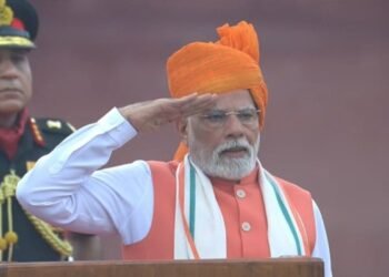 Independence Day: Prime Minister Modi's big announcement: 3.5 lakh youth will get employment through 'Pradhan Mantri Vikasit Bharat Rojgar Yojana', incentive of 15 thousand on first job