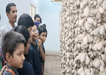 GGCT संत जेवियर्स स्कूल के छात्रों का रेशम केंद्र पर शैक्षणिक भ्रमण