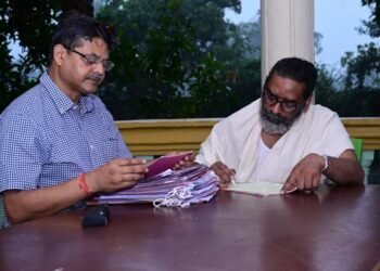 पिता के निधन के बाद भी मुख्यमंत्री हेमंत सोरेन निभा रहे हैं राजधर्म