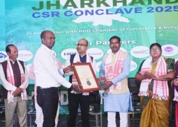 10,000 बच्चों की ज़िंदगी बचाई– रांची के बैद्यनाथ कुमार को मिला चेंज मेकर्स अवार्ड!