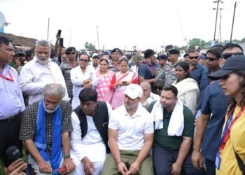 Jharkhand minister Shilpi Neha Tirkey joined the "Voter Rights Yatra", showed solidarity in the fight to save democracy