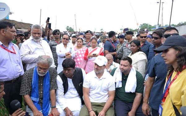 Jharkhand minister Shilpi Neha Tirkey joined the "Voter Rights Yatra", showed solidarity in the fight to save democracy