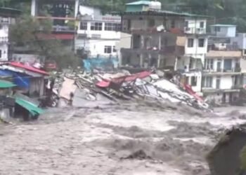 उत्तराखंड में फिर फटा कहर का बादल! चमोली में 6 घर जमींदोज, 7 लोग गायब!"