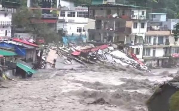 उत्तराखंड में फिर फटा कहर का बादल! चमोली में 6 घर जमींदोज, 7 लोग गायब!"