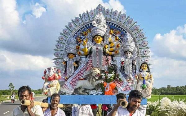 Shardiya Navratri 2025: कल से शुरू हो रहा है मां दुर्गा का पावन पर्व, जानें घटस्थापना मुहूर्त, और विधि