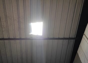 2 lakh stolen from Yamaha showroom in Koderma, thieves entered by cutting the roof with a cutter