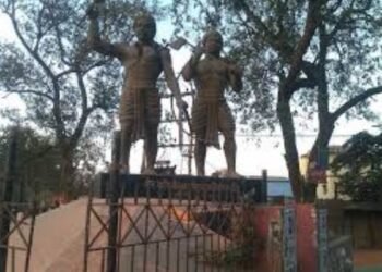 The statue of the martyrs was vandalized at Nilambar-Pitambar Chowk, the fourth incident in 40 days – questions raised on police vigilance