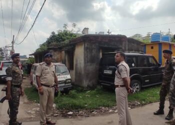Big action by Dhanbad SSP! Surprise inspection at Bank More police station and TOP - strict instructions, action will be taken on negligence