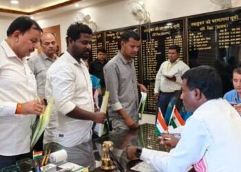 DC Manjunath Bhajantri gave instructions for immediate action in land, mutation and FIR matters