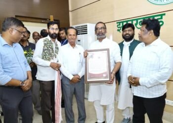 Jharkhand Cultural Artist Association met Chief Minister Hemant Soren