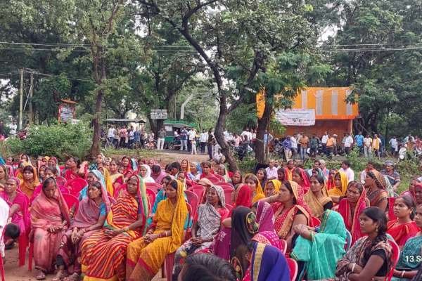 Indefinite protest by Private School Struggle Committee against the arbitrariness of the school