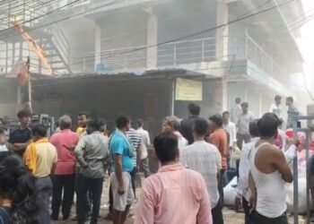 Fire breaks out at Shyam Pooja Bhandaar in Shanti Tower; three fire tenders rush to the spot