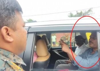 Sudesh Mahto, who went to meet the injured, was stopped by the police, now the anger of the public erupted.